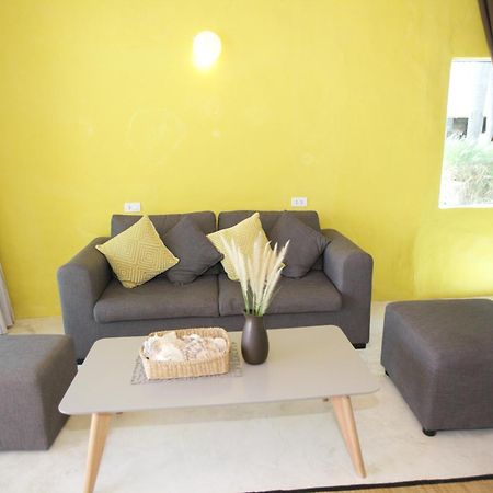 Lime N Soda Beachfront Resort Thong Sala Exterior photo