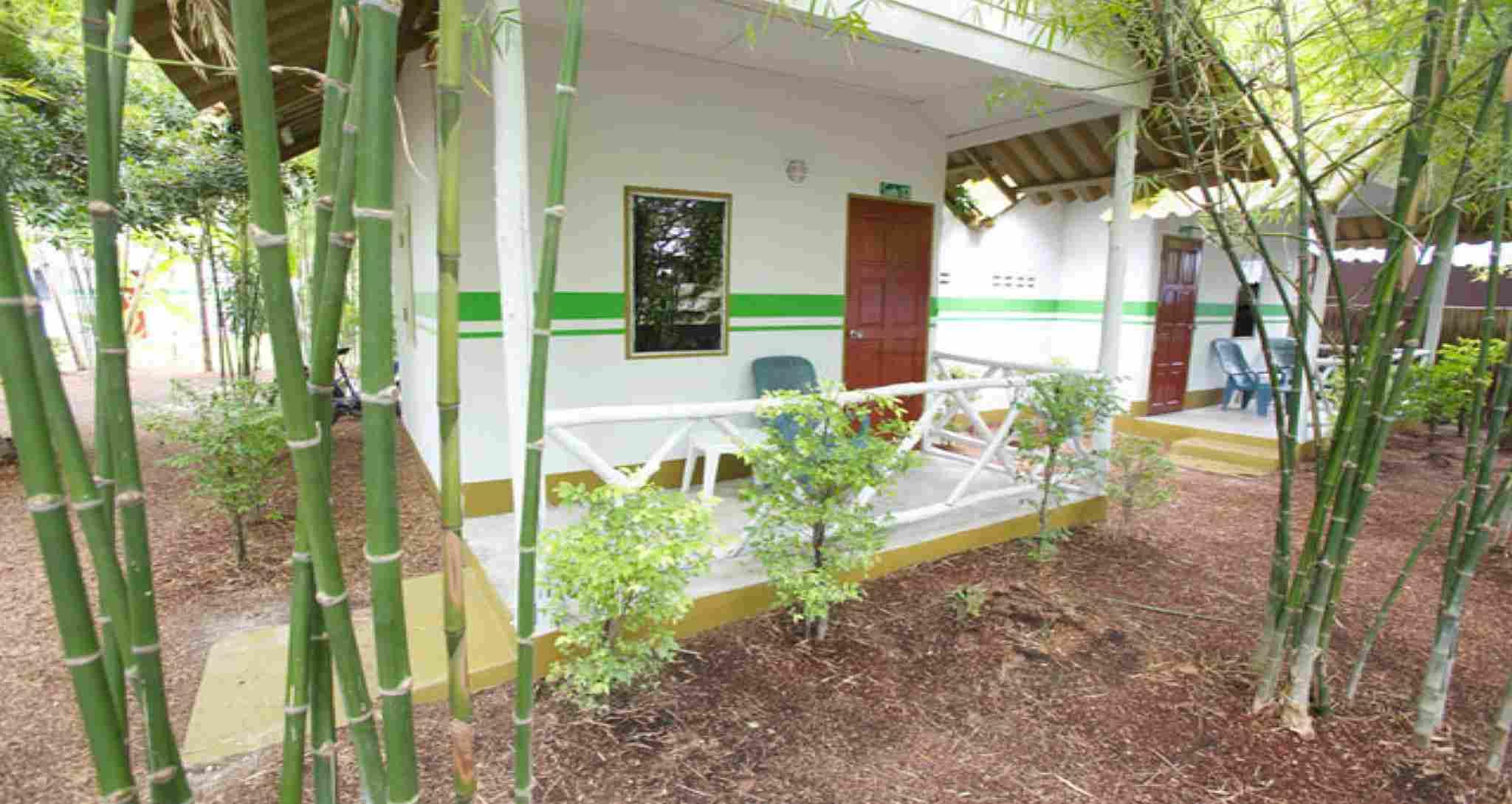 Lime N Soda Beachfront Resort Thong Sala Exterior photo