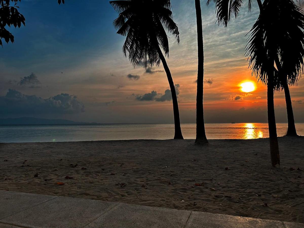Lime N Soda Beachfront Resort Thong Sala Exterior photo