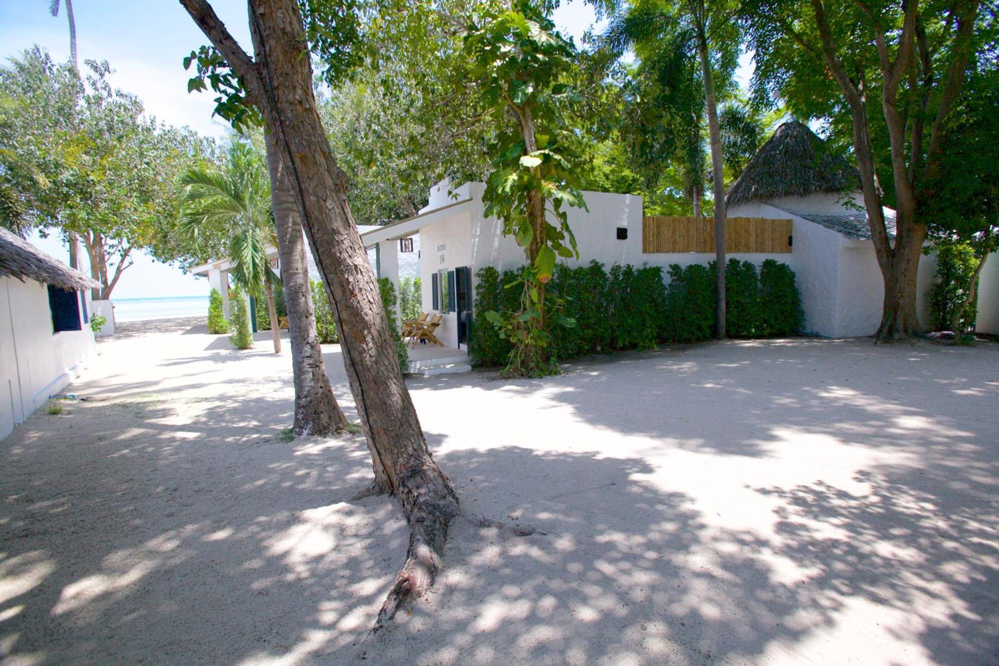 Lime N Soda Beachfront Resort Thong Sala Exterior photo