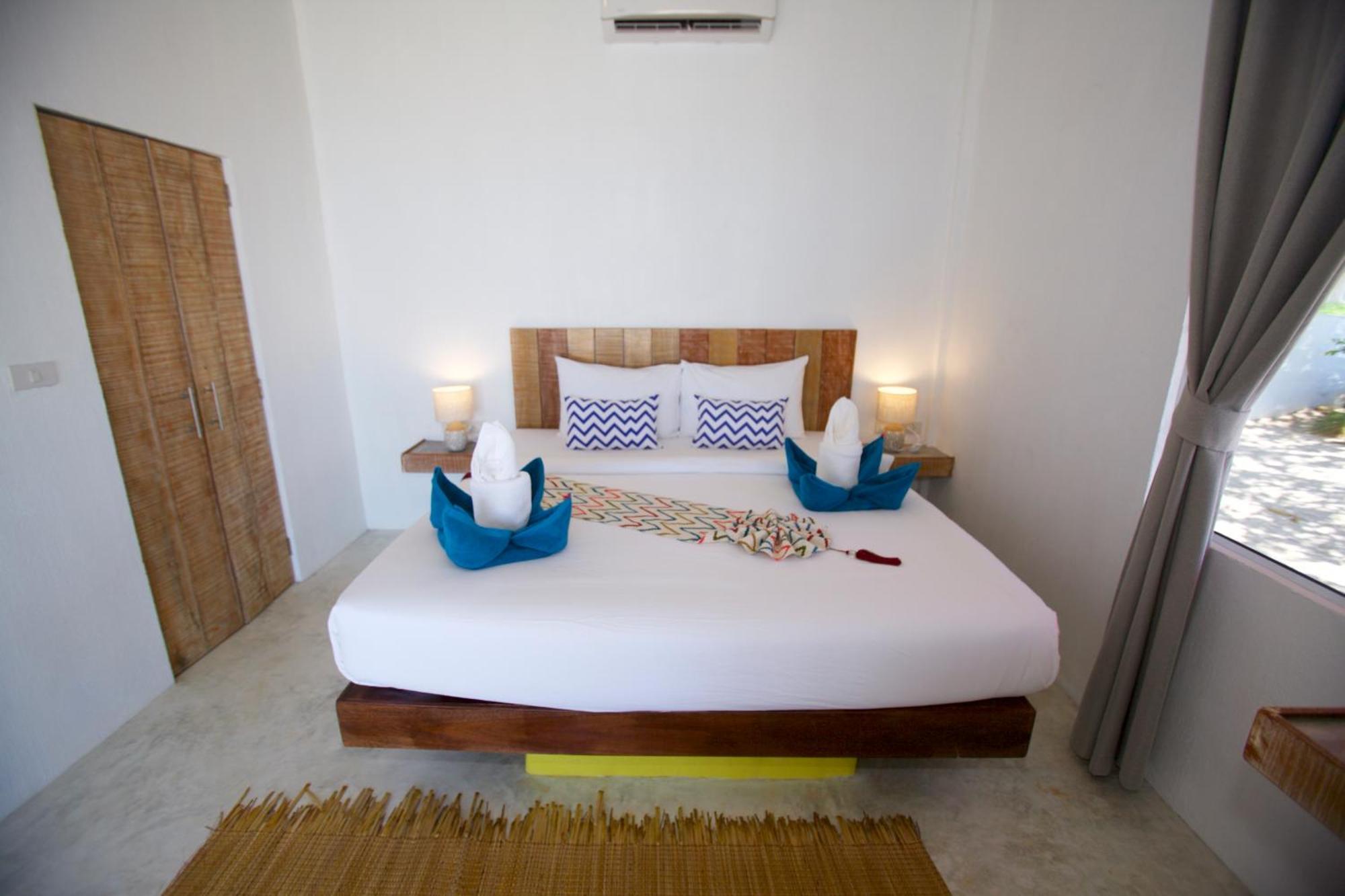 Lime N Soda Beachfront Resort Thong Sala Room photo