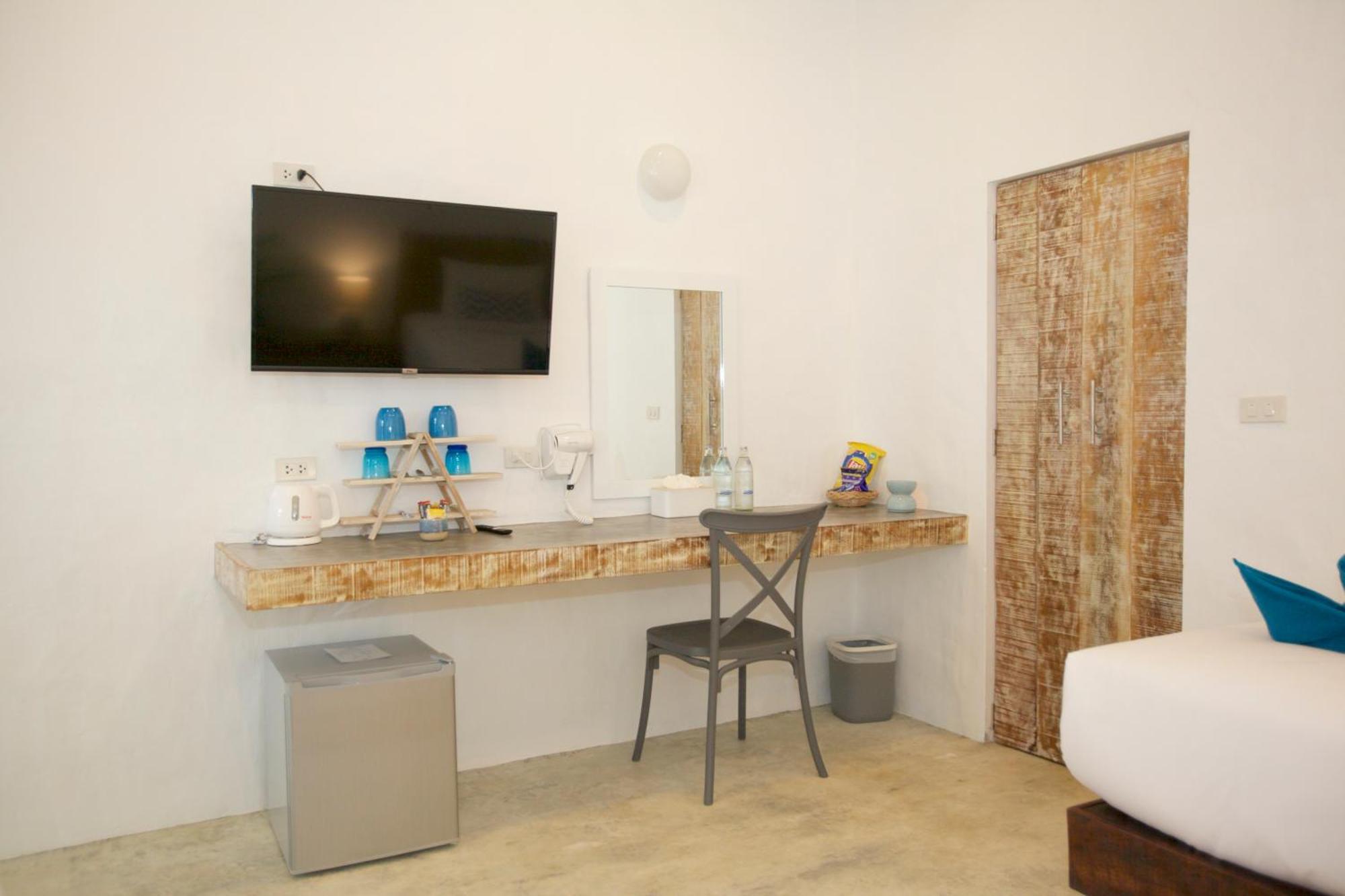 Lime N Soda Beachfront Resort Thong Sala Room photo