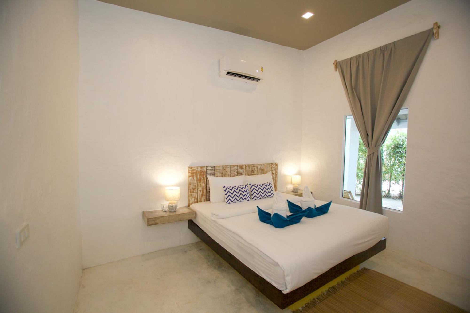 Lime N Soda Beachfront Resort Thong Sala Room photo
