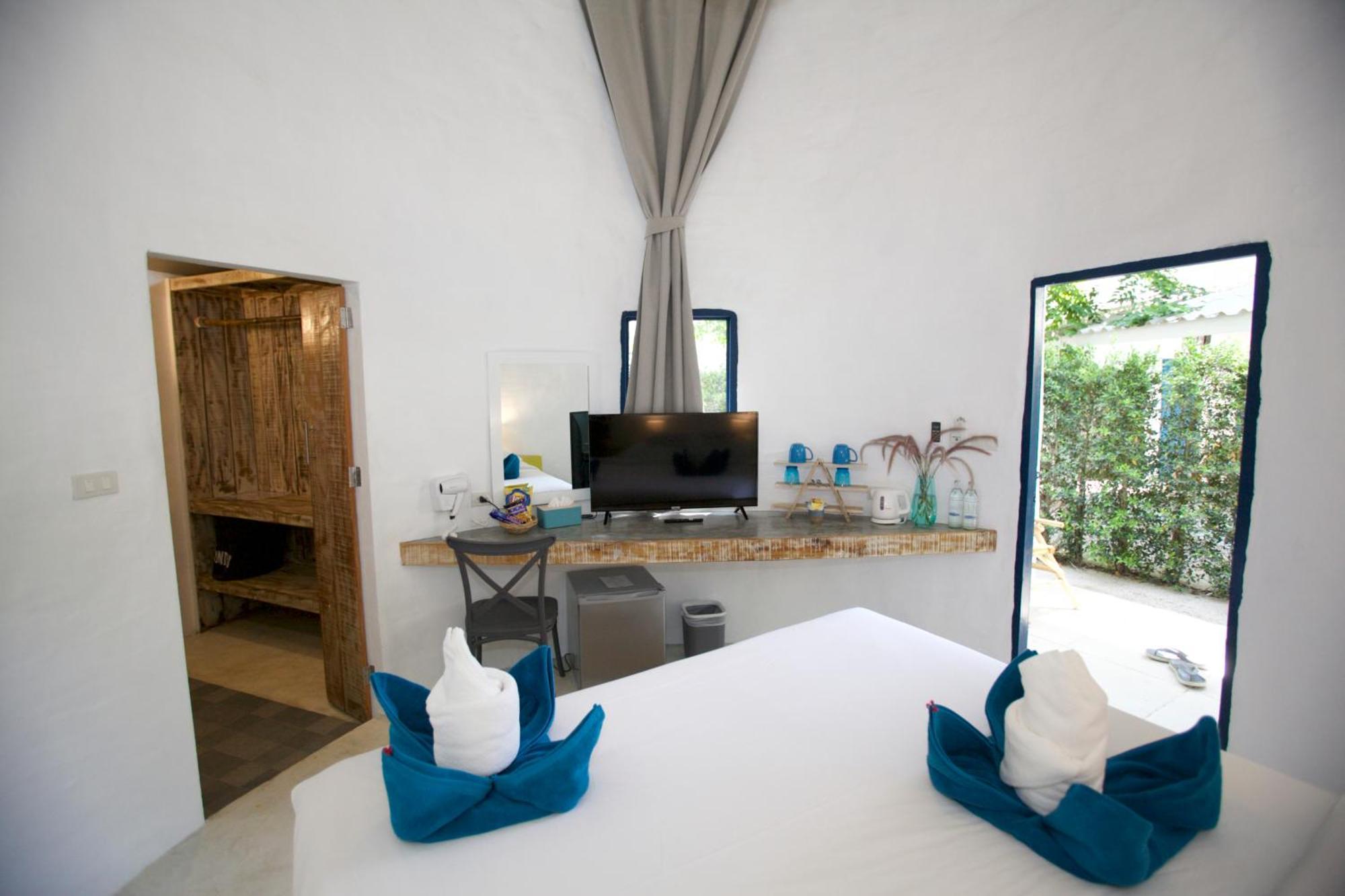 Lime N Soda Beachfront Resort Thong Sala Room photo